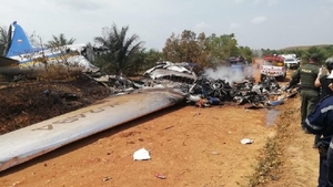 Tragedie! Avionul s-a prăbușit pe un cartier de locuințe. Șapte morți și…