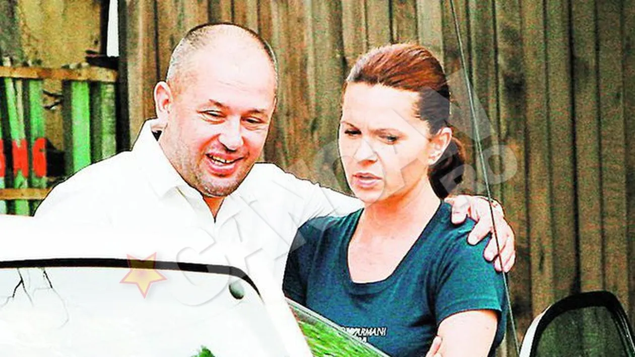 Bachus s-a lipit de Saftoiu! Patronul de la Murfatlar o priveste pe furis si o atinge cu subinteles