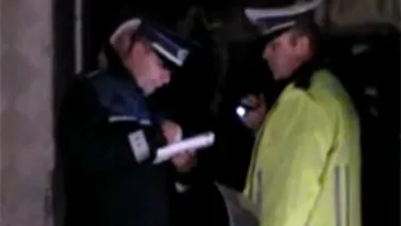 O batrana a ars de vie in casa in timp ce fiul ei se salva!