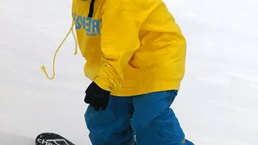 A invatat sa mearga dupa ce s-a urcat pe snowboard
