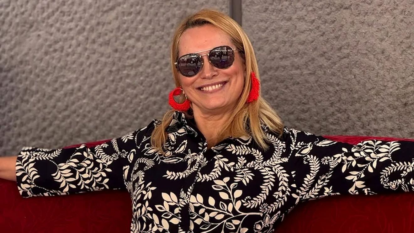 Nu e banc! Câte SUTE de lei costă șlapii cu care Andreea Esca a făcut și duș în Grecia