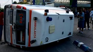O ambulanta s-a rasturnat pe bulevardul Stefan cel Mare din Capitala!
