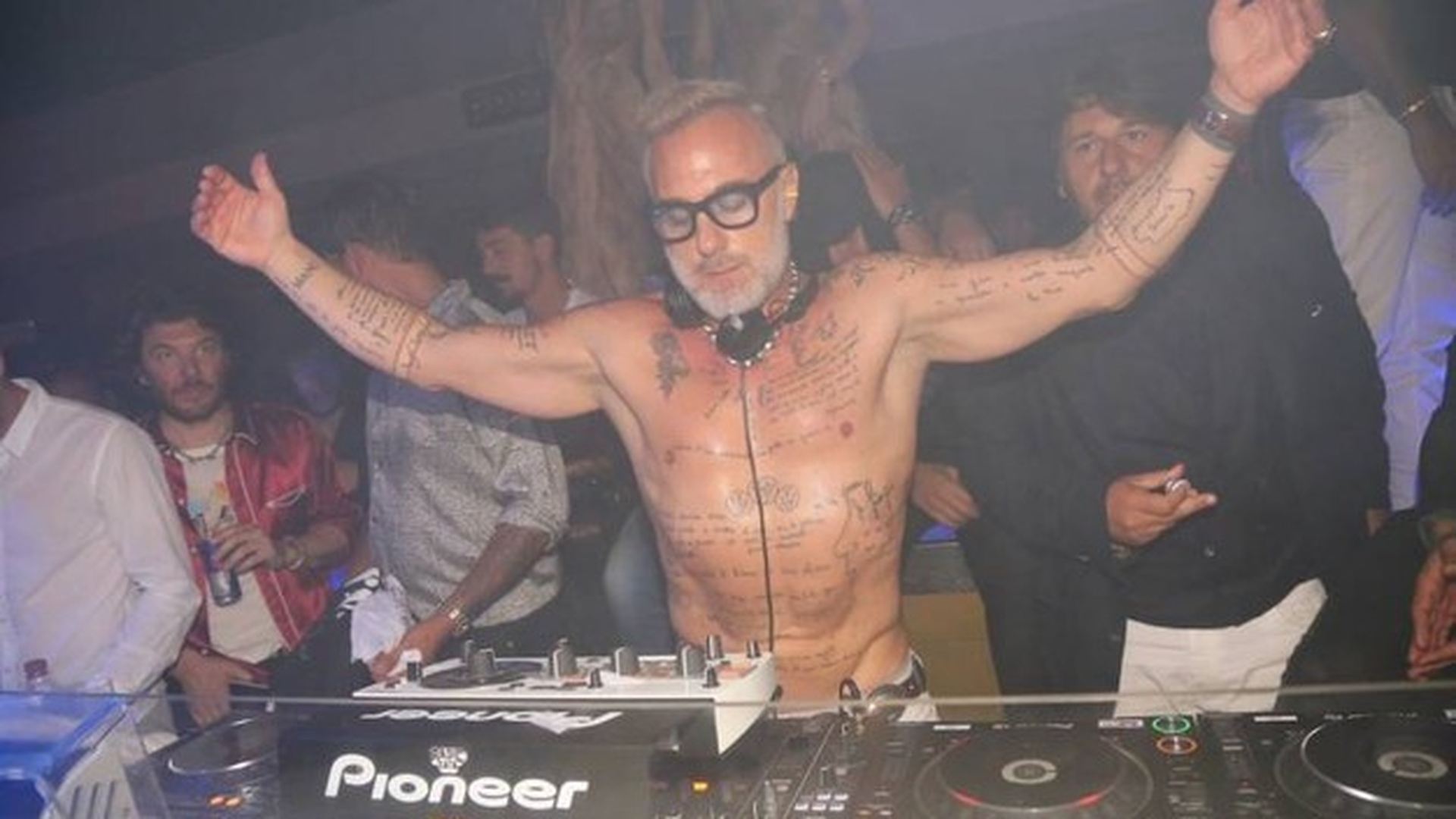 Eveniment de senzaţie! Gianluca Vacchi, DJ la NUBA joia viitoare
