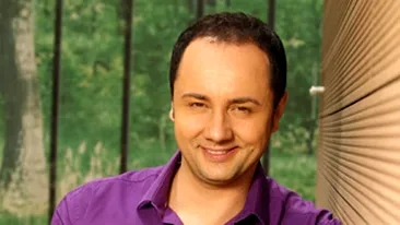 Lua suturi de la bunicul si a cumparat odata 20 de baxuri de guma pentru abtibilduri cu fotbalisti! Vezi ce alte boroaboate facea Maruta cand era mic!