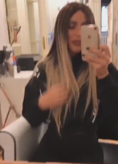 Daniela Crudu a dat brunetul pe blond! Fosta asistentă TV şi-a schimbat radical look-ul
