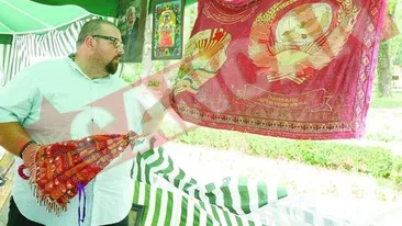 Piedone si-a luat steag comunist de la Targul Anticarilor