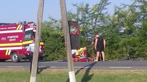 FOTO. Accident teribil! Un bărbat din Salonta a murit în timp ce trecea strada prin loc nemarcat. Un bolid l-a lovit în plin