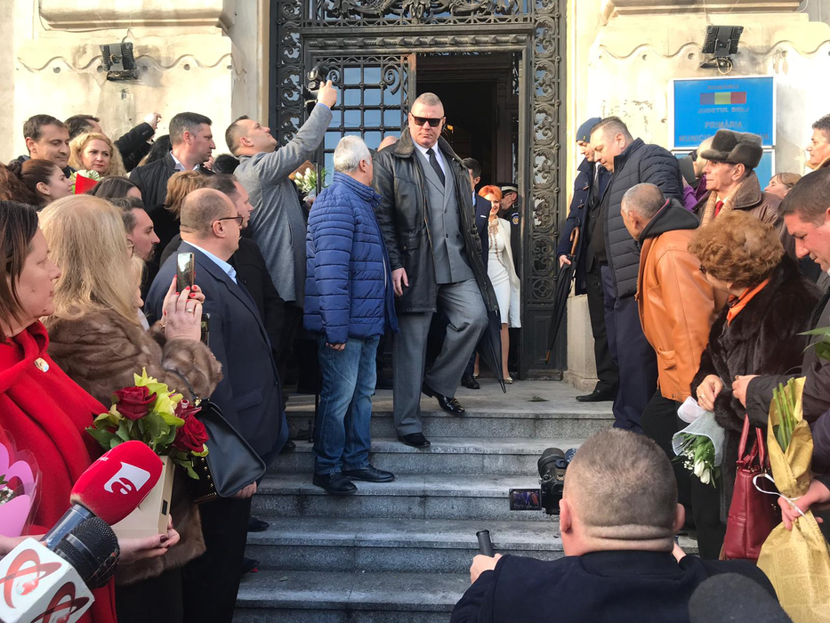 Primele imagini cu Lia Olguța Vasilescu mireasă. Cum s-a îmbrăcat