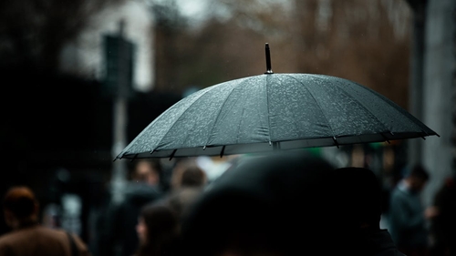Revin ploile și ninsorile în România. ANM a modificat prognoza meteo: lista zonelor afectate