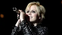 Solista trupei The Cranberries a fost arestata dupa ce a atacat o insotitoare de bord, in timpul unei calatorii