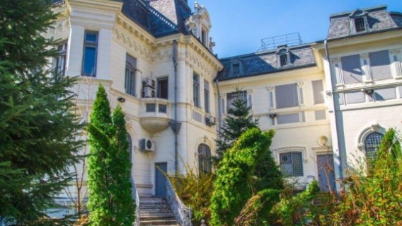 Cum arată clădirea de 7,5 milioane de euro din centrul Capitalei. Palatul era celebru în urmă cu şase ani, însă acum e în paragină