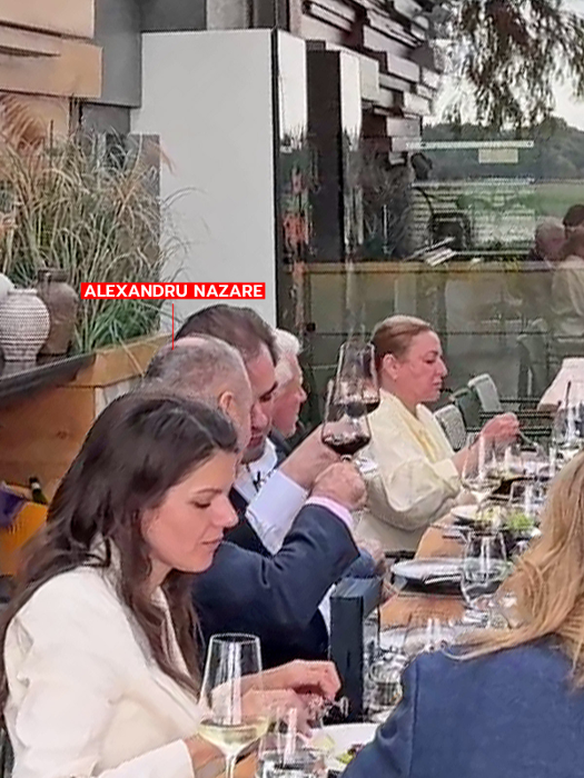 Alexandru Nazare și soția sa, Maria Mihali au iești la masă cu nașii și cei apropriați