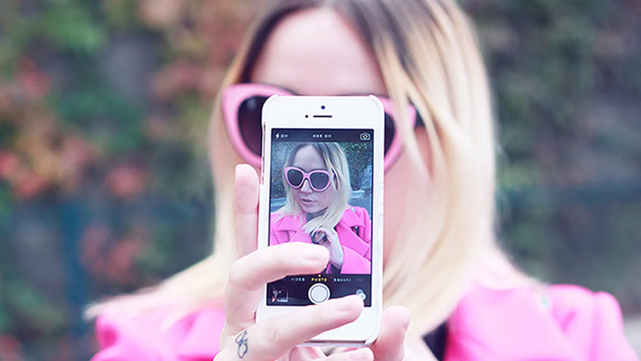 Selfie fără telefon! Trendul care face furori în rândul internauţilor