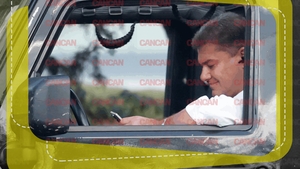 Cum îşi îneacă amarul Cristian Boureanu după scandalul monstru în care este implicat. I-a pus zâmbetul pe buze cu un mesaj şi...
