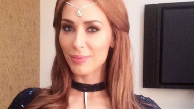 IULIA VÂNTUR a defilat pe podium în India! Bărbaţii au început să strige când au văzut cu ce era îmbrăcată 