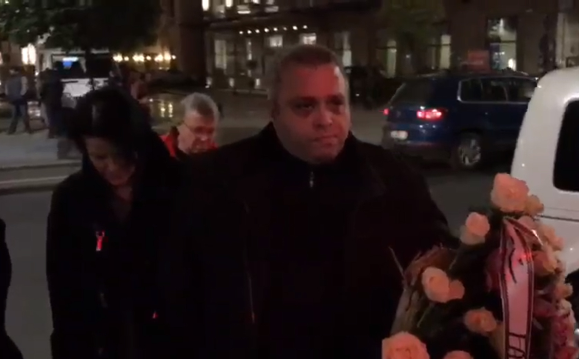 Colegii şi prietenii au venit să-şi ia rămas bun de la Stela Popescu! CANCAN.ro transmite imagini live de la priveghi