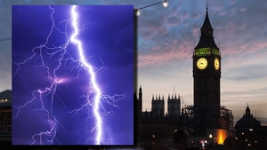 Haosul meteorologic anunțat de AccuWeather s-a abătut asupra mai multor zone din Marea Britanie. Oamenii sunt sfătuiți să rămână în case