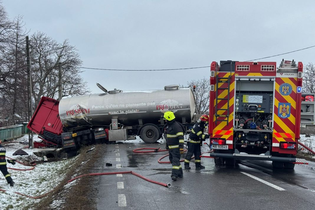 Filmul tragediei de pe E85. Constantin, Teodora și Sofia n-au mai avut nicio șansă, după ce mașina lor a ars ca o torță