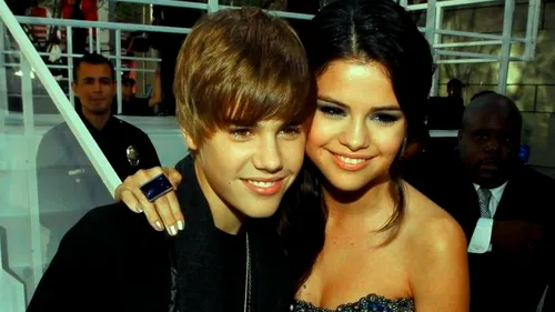 Ce tie iti place... si ea poate face! Justin Bieber o acuza pe Selena Gomez ca flirteaza cu Orlando Bloom! S-a ajuns la amenintari