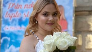 Povestea tristă a Nicoletei, o tânără ce suferea de cancer. S-a îndrăgostit în spital și s-a vindecat, în timp ce iubitul ei a murit