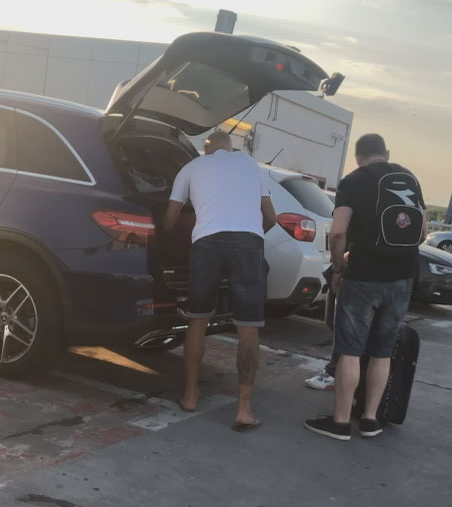 Gabi Tamaș l-a așteptat pe Oren Sterling la Aeroportul Otopeni