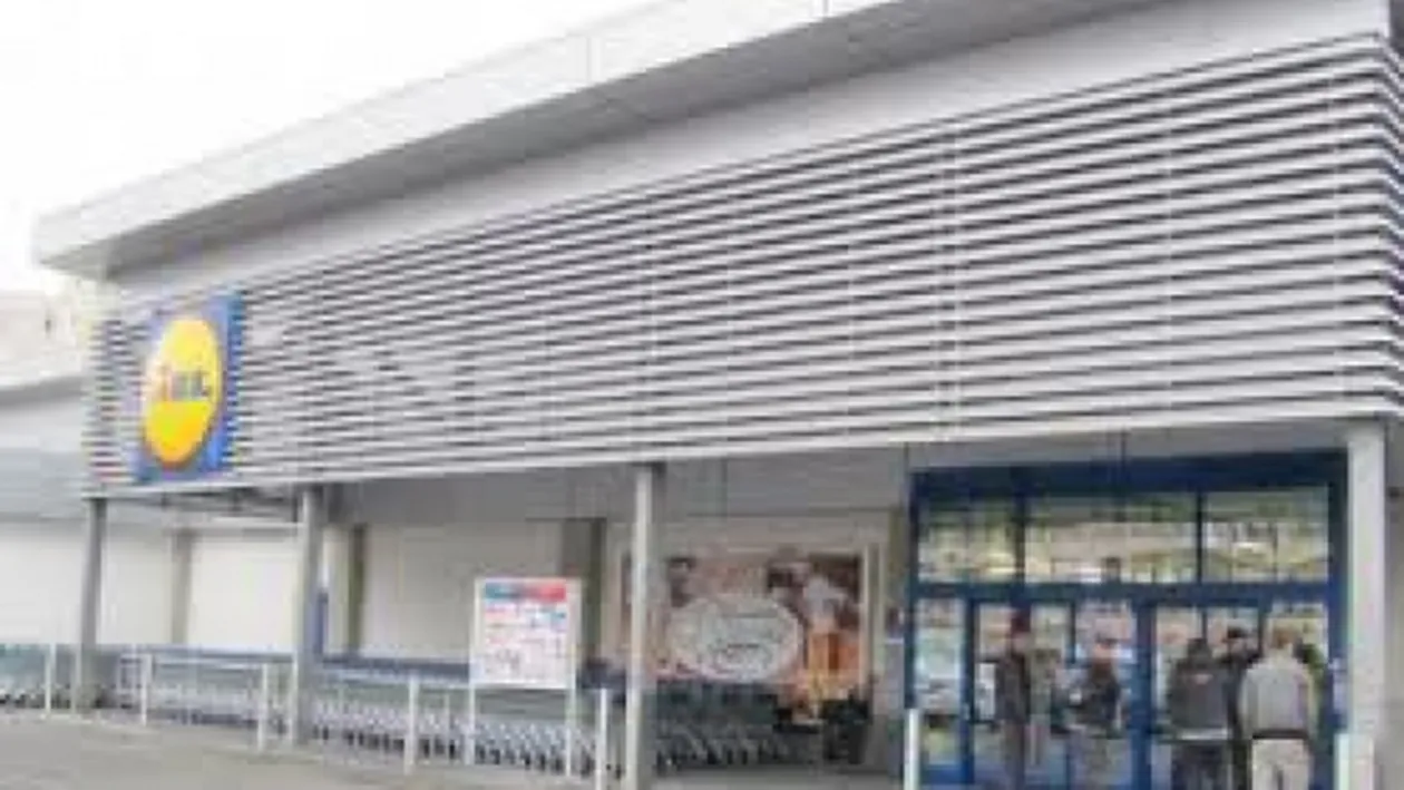 Jaf la un supermarket din Capitală! Hoţii au imobilizat trei angajate şi au furat 4.500 de lei