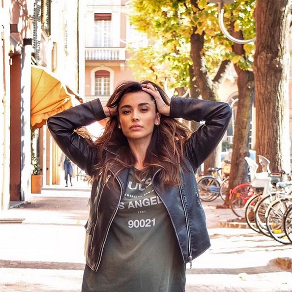 Lili Sandu este însărcinată?! Afişează o burtică suspectă: „Sarcină uşoară”