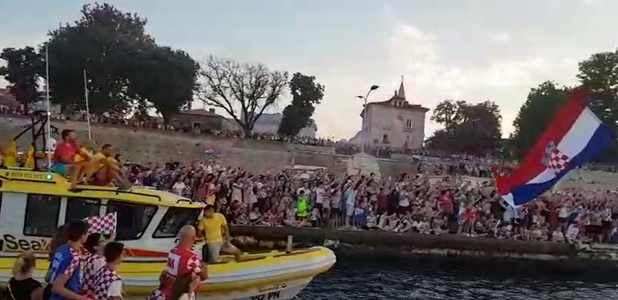 Mii de oameni s-au bucurat că favoriții lor au ajuns vicecampioni ai lumii