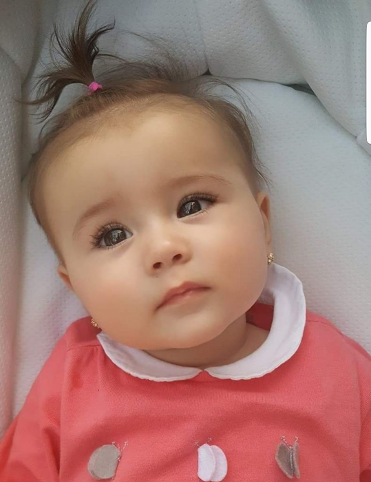 Anais, fiica lui Christian şi a Iuliei Sabbagh, este o  mică vedetă pe reţelele de socializare.
