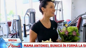 Cum reuşeşte mama Antoniei să fie în asemenea formă la 50 de ani! Şi-a dezvăluit secretul!