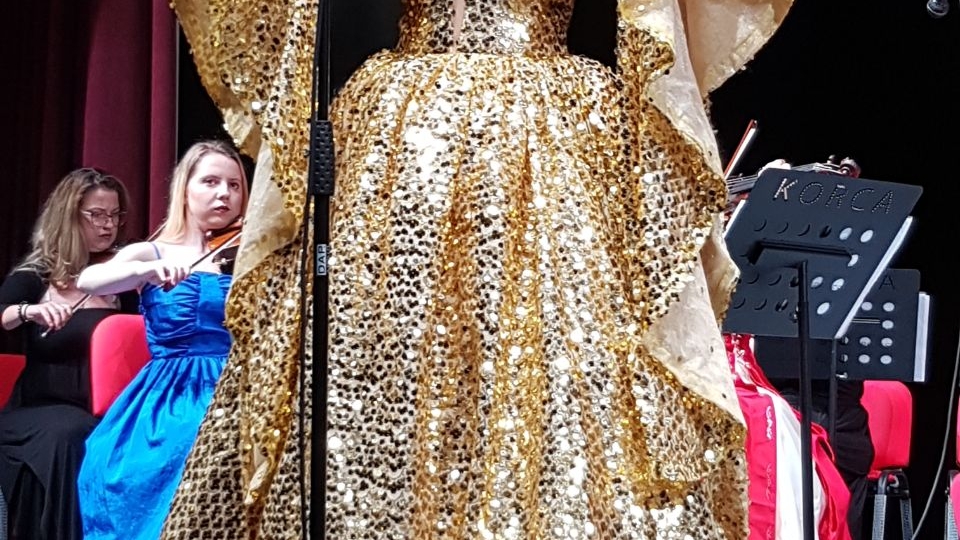 Soprana Arlinda Morava, colecţie impresionantă de genți scumpe!