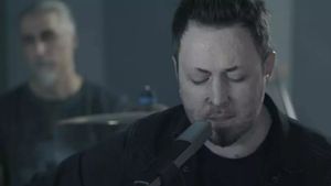 Andrei Găluț, singurul supraviețuitor din trupa Goodbye to Gravity, revine pe scenă: ”Cele două piese reprezintă ambele albume ale formației”