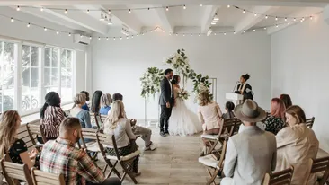 Nuntă anulată cu o zi înainte. Mirii s-au trezit că managerul restaurantului încheiase un contract fals. Cer daune de 30.000 de euro