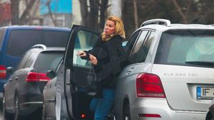 Soţia celui mai bogat secretar de stat din Guvernul Grindeanu a ”păcătuit” în plină stradă!