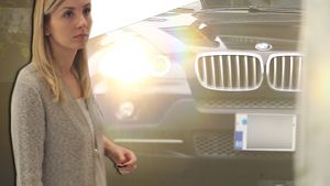 EXCLUSIVITATE. “Fata blondă” pe care o iubeşte Liviu Dragnea a avut un grav accident de maşină!