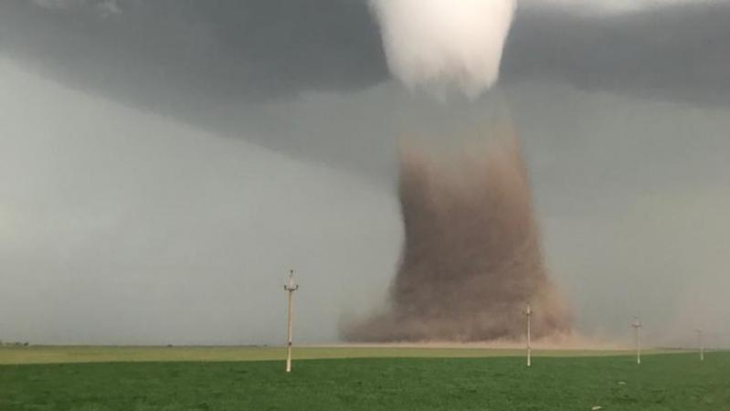MAI a evaluat pagubele făcute de tornadă în Călărași: 18 locuințe afectate în proporție de până la 100%