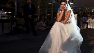 Nuntă surpriză! Alina Puşcaş, într-o rochie de mireasă spectaculoasă