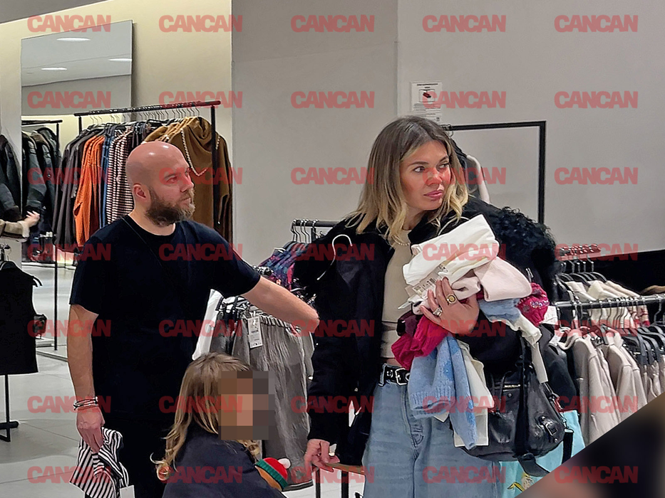 Gina Pisol, la o sesiune de shopping în mall alături de fetița ei
