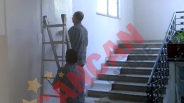 Muzicienii de la Filarmonica zugravesc cladirea