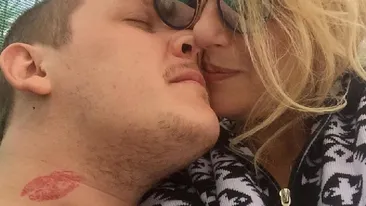 A spus că se pregăteşte să devină tată, iar azi, What's Up s-a pozat cu bebeluşul: Felicitări şi la mai mulţi