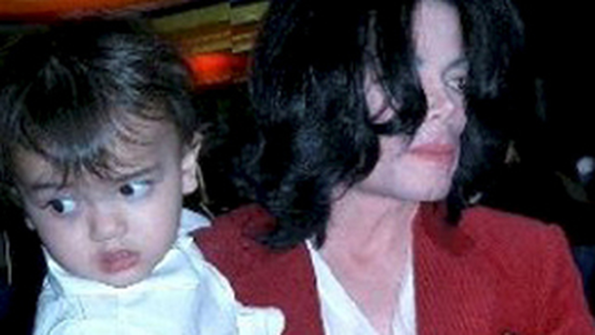 Michael Jackson i-a pus viata in pericol fiului sau cel mic! A cerut sa-l anestezieze total, in conditii improprii