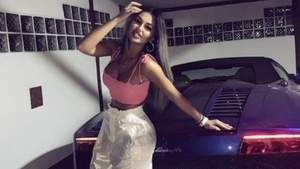 Fabulos! Cât plătește anual nora lui Liviu Dragnea pentru întreținerea noului bolid! Gina e foarte mândră de Lamborghini-ul ei