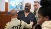 Bărbatul condamnat pentru uciderea lui Tupac Shakur și-a aflat pedeapsa, la 30 de ani de la crimă. Câți ani va petrece în închisoare
