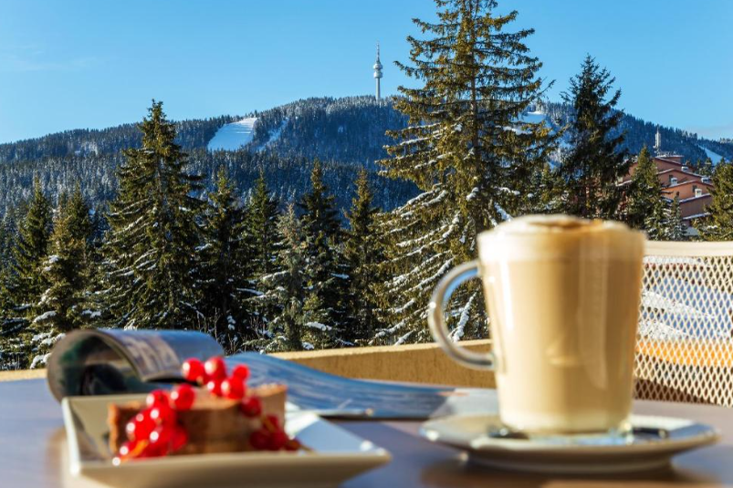 Perelik Hotel 5* se află în centrul stațiunii Pamporov/ sursă foto: Booking