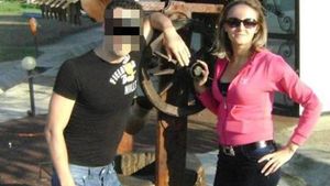 Poveste de amor încâlcită, la Iași. Iubita, funcționară la bancă, a dat iama în contul iubitului. E incredibil cât a putut să cheltuiască