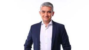 Cine e Vlad Oprea, primarul care și-a cumpărat un castel în Franța? Clădirea nu este inclusă pe declarația de avere