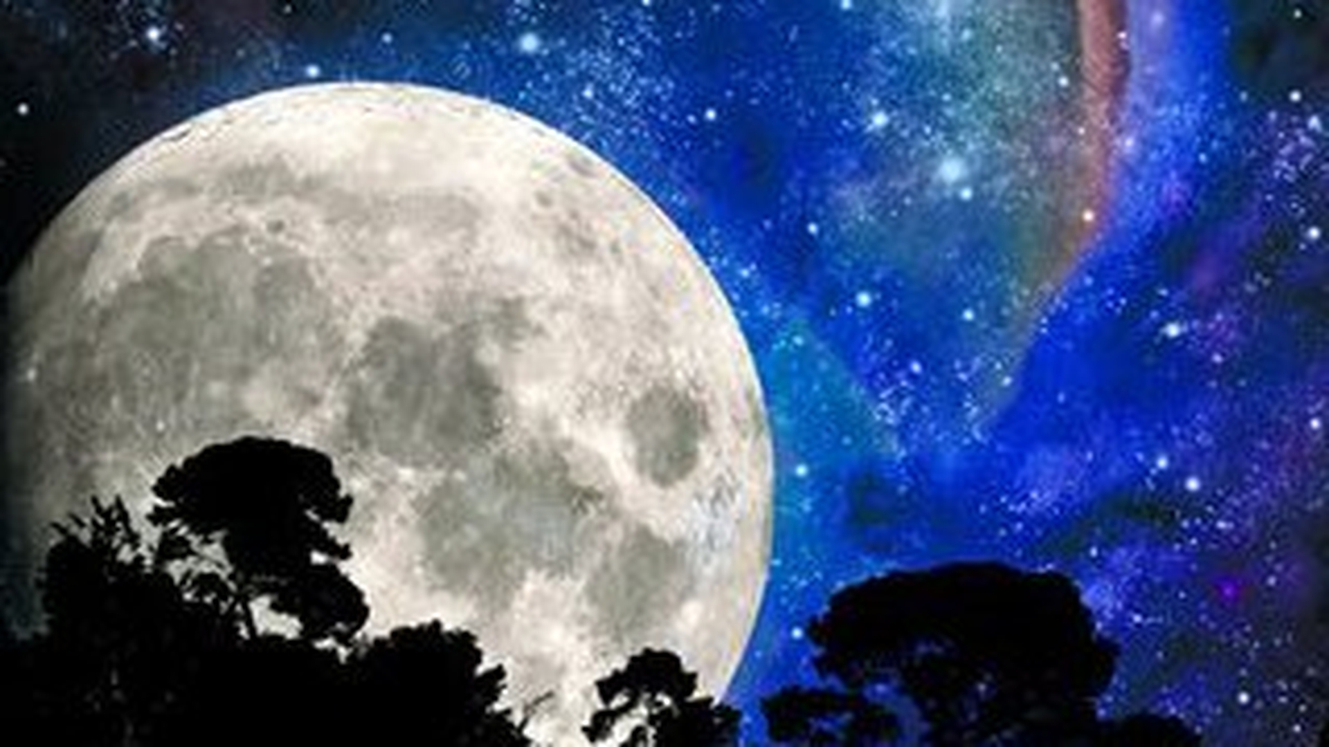 Luna se micsoreaza