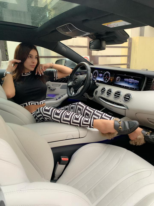 Adelina Nica, pasionată de mașinile de lux (Foto: Instagram)