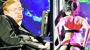 Genial! Fizicianul Stephen Hawking s-a distrat intr-un club de swingeri