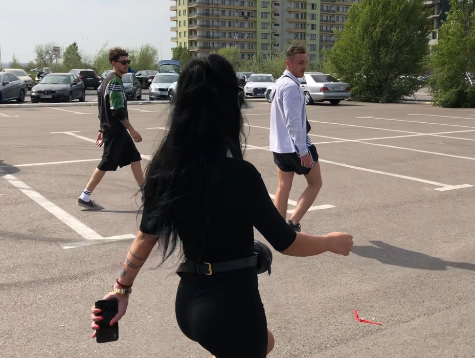Daniela Crudu i-a atras imediat atenția englezului, cu mișcările ei
